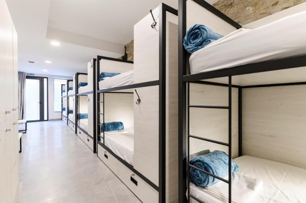 Logune Rooms Vitoria-Gasteiz Bagian luar foto